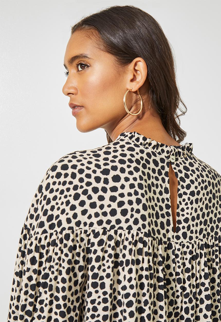 Superbalist - Empire cutline curved hem dress - beige & black 
