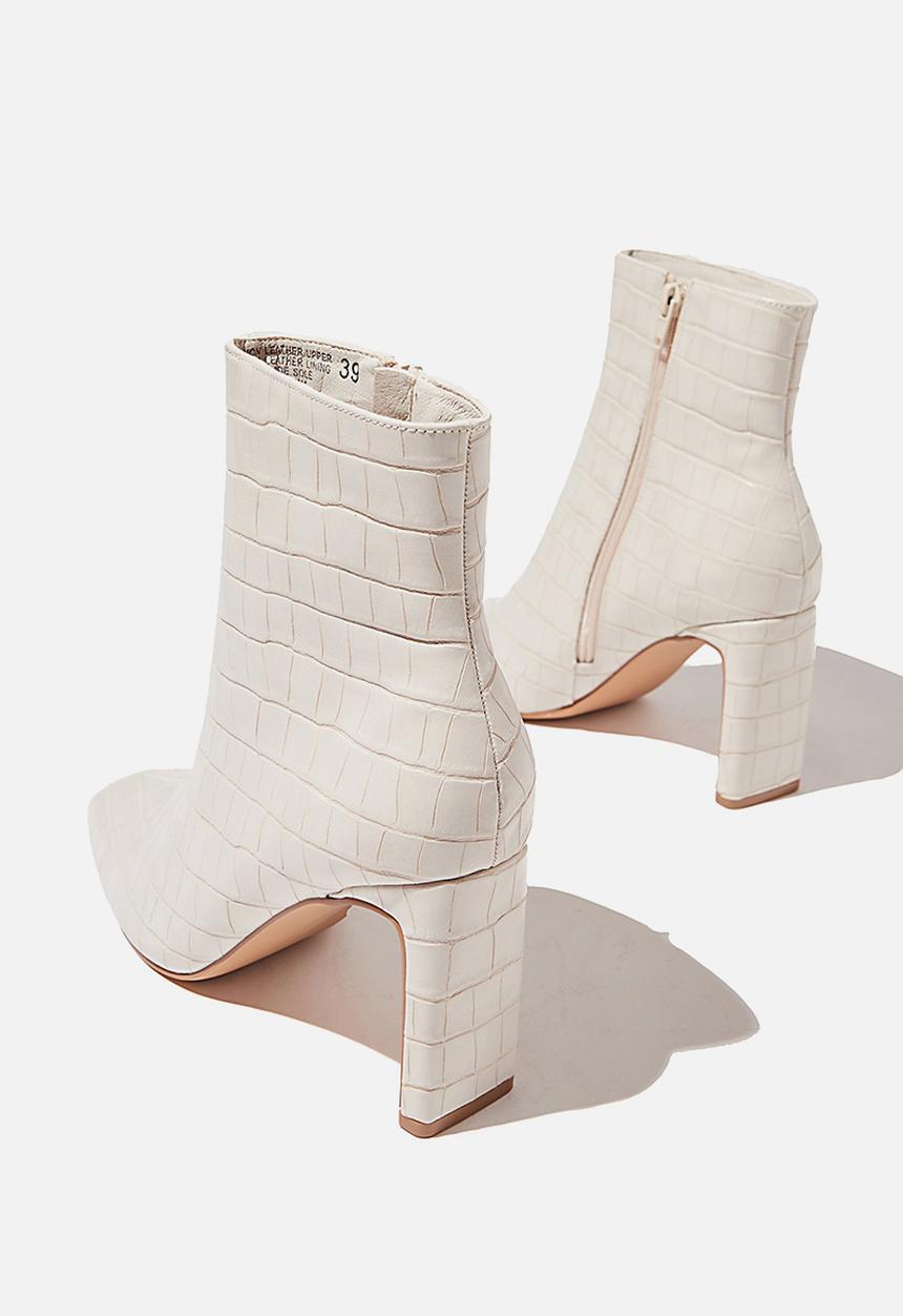 Cotton On - Ellie square toe heel boot - ecru