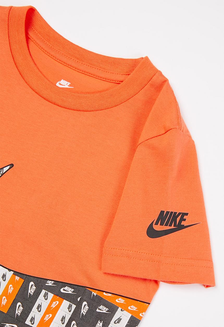 Nike - Lo-fi label wrap swoosh short sleeve tee - orange