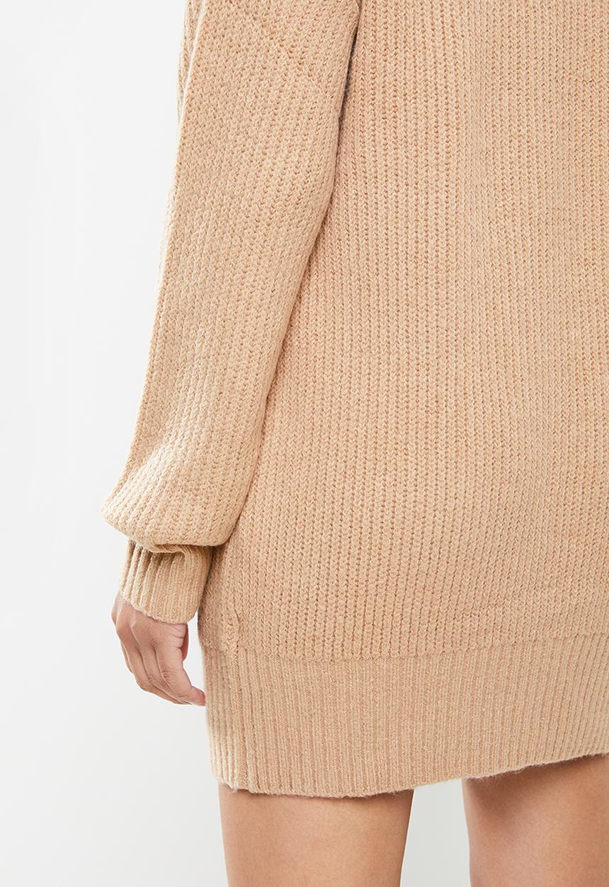 Missguided - Premium boyfriend roll neck dress - brown