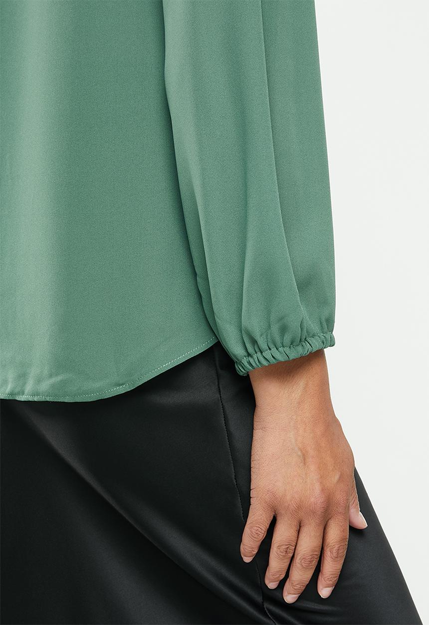 MILLA - Georgette blouse with twist front - green 