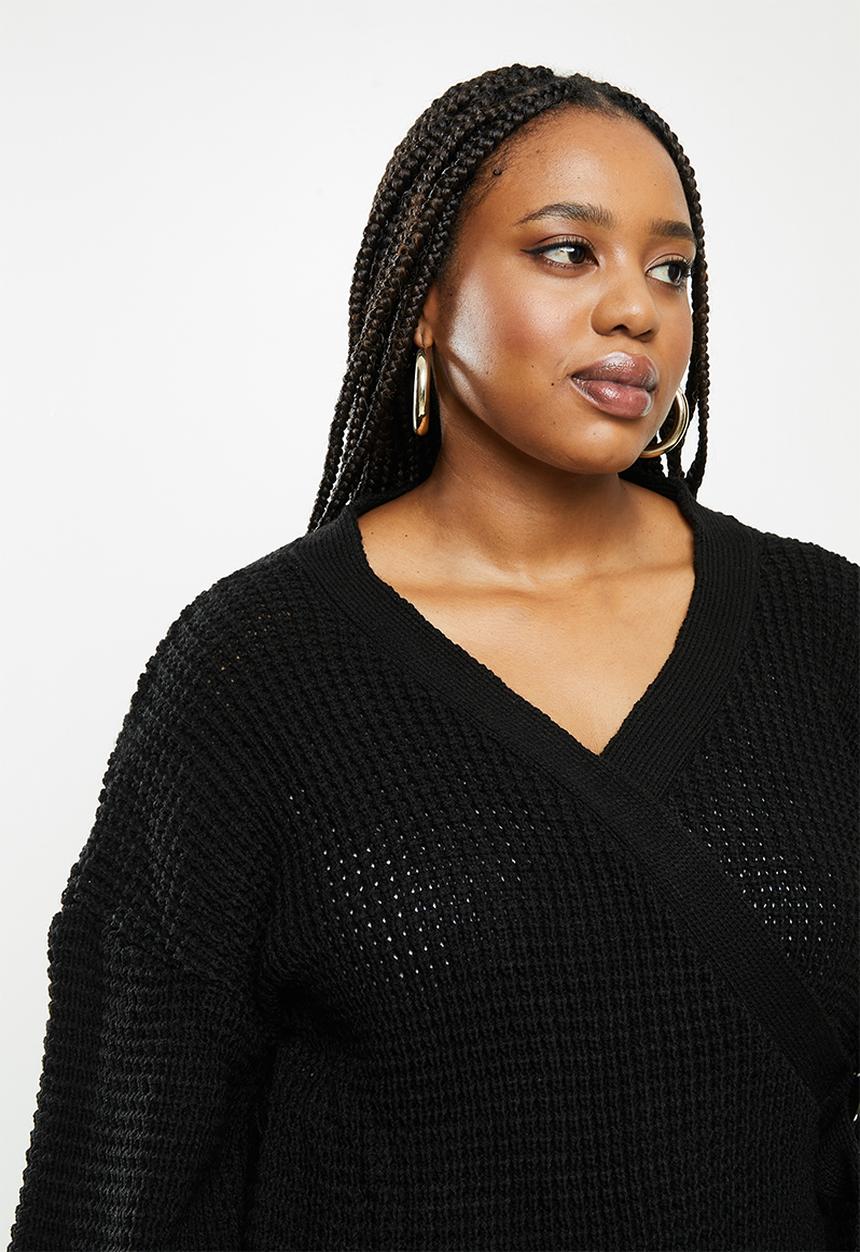 Missguided - Plus balloon sleeve buckle cardigan - black