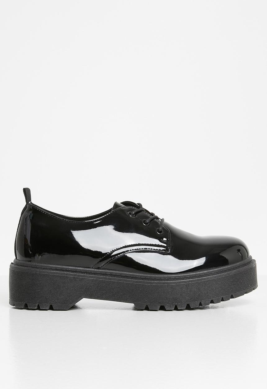 Plum - Thuli lug sole lace up shoe - black