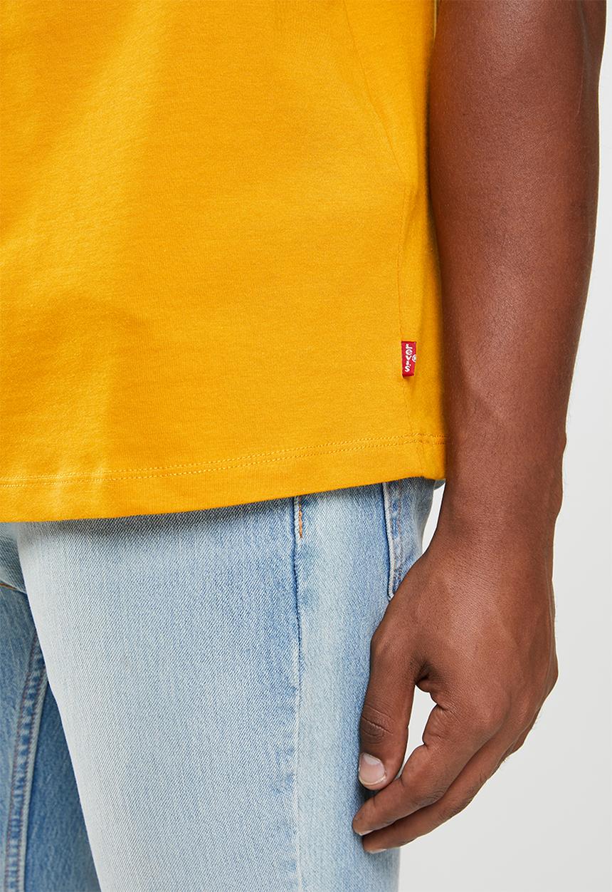 Levi’s® - 2-horse graphic tee - yellow