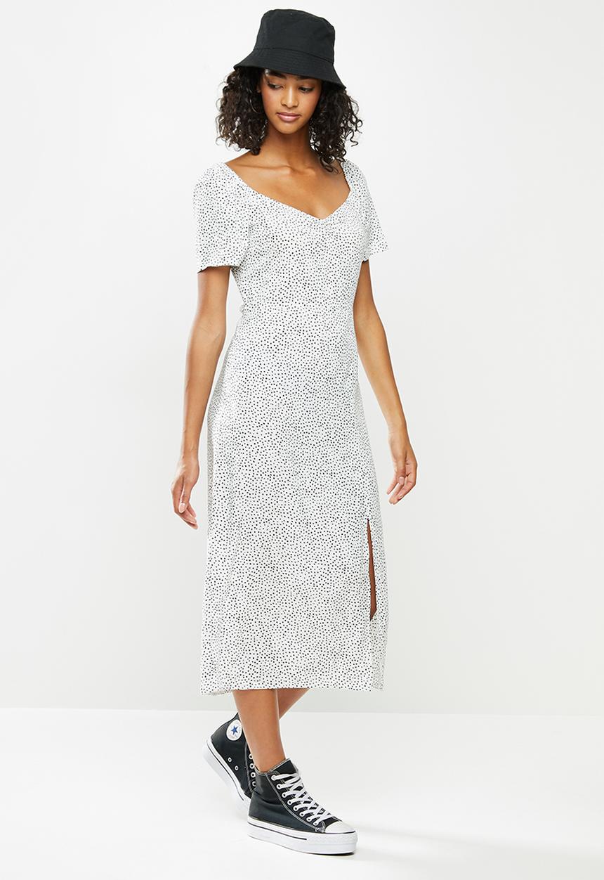 Blake - Puff sleeve midi dress with slit - white & black 