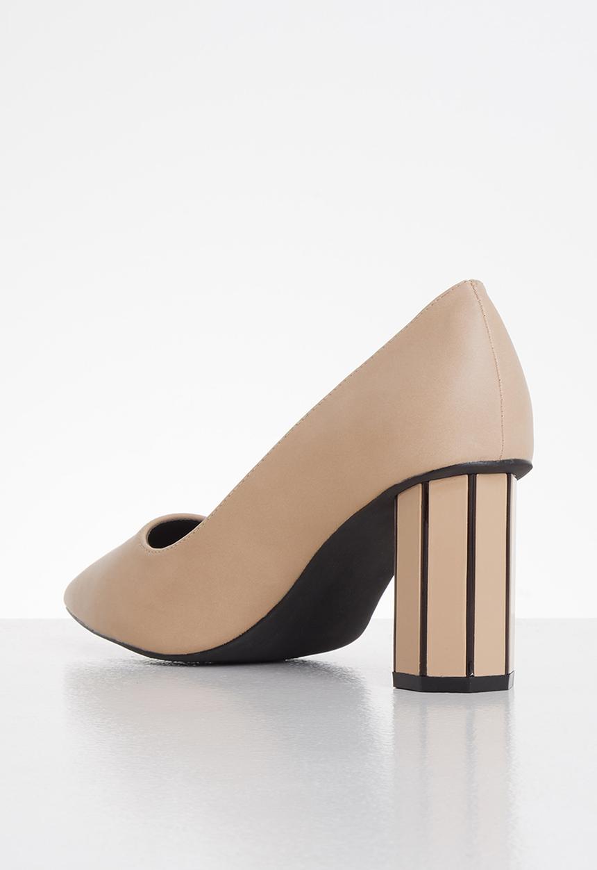 Butterfly Feet - Octavia court - beige