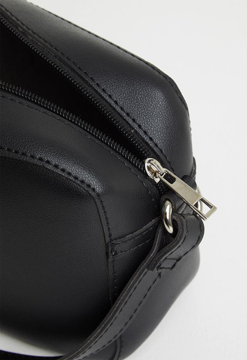 Superbalist - Yasmin crossbody bag - black