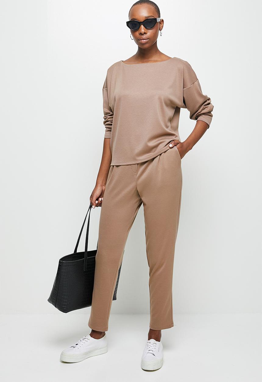 edit - Slashneck boxy tee - beige