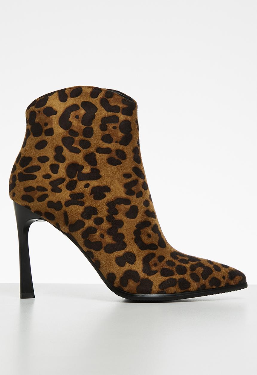 SISSY BOY - The animal in you ankle boot - brown & black