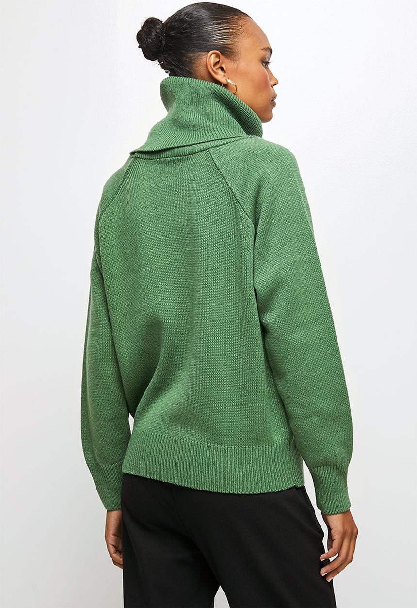 edit - Cabled raglan slouchy jumper - green