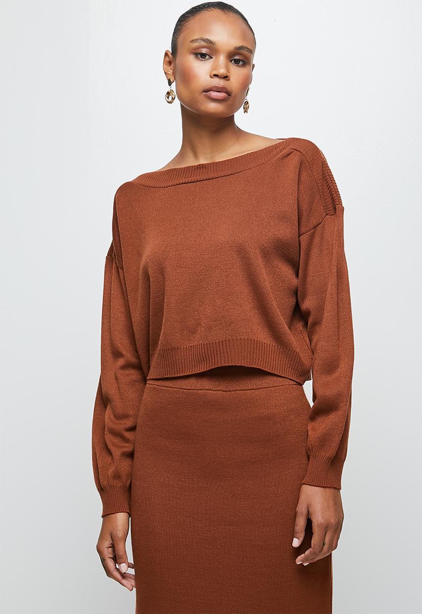 edit - Slash neck jumper - tobacco