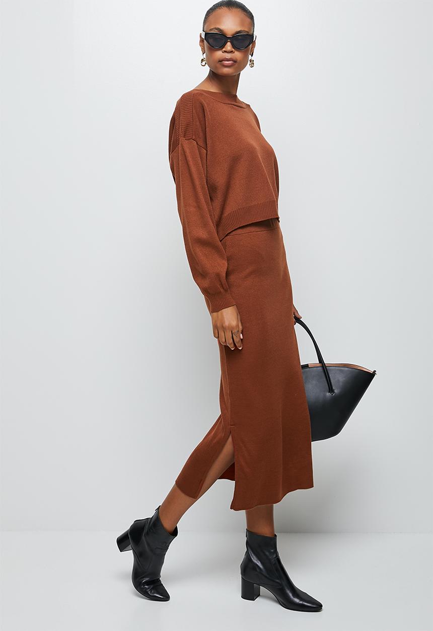 edit - Slash neck jumper - tobacco