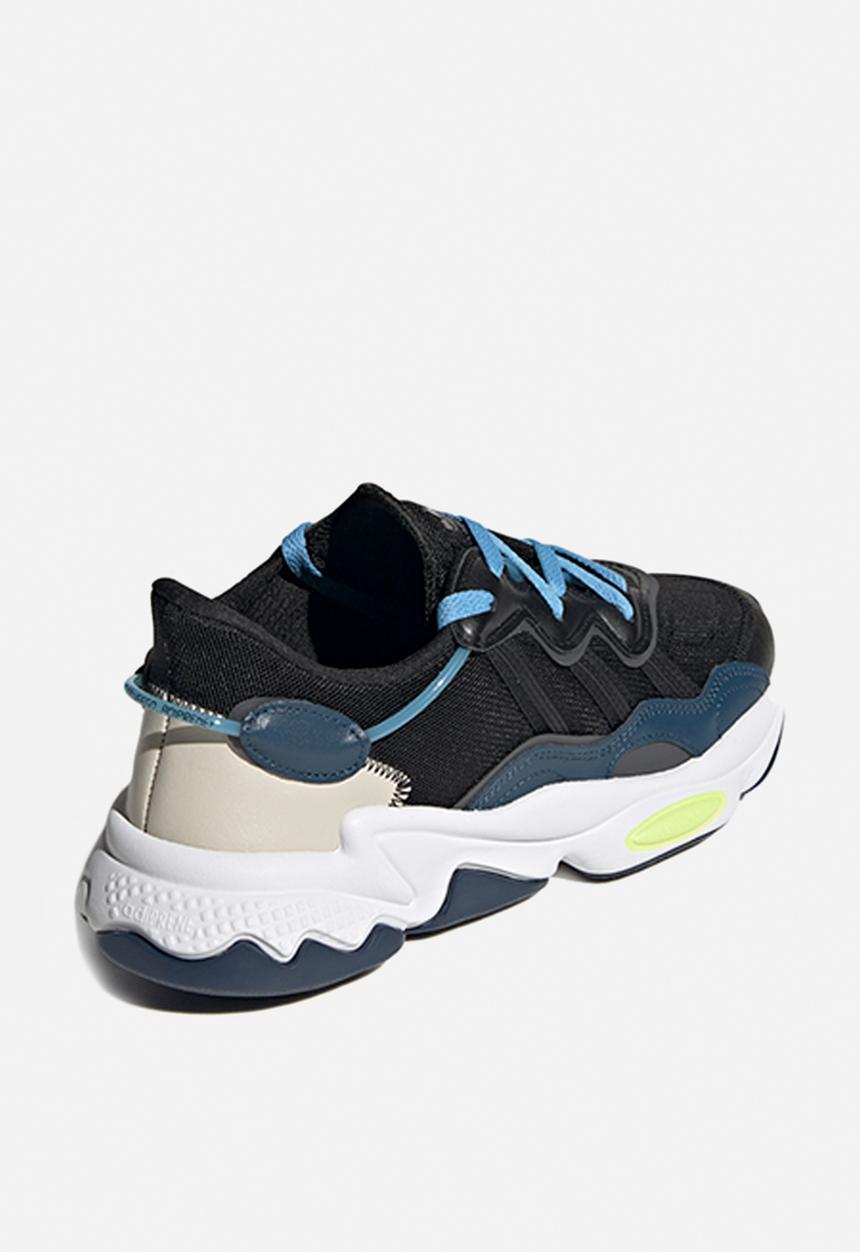 adidas Originals - Ozweego - core black/crew navy/frozen yellow