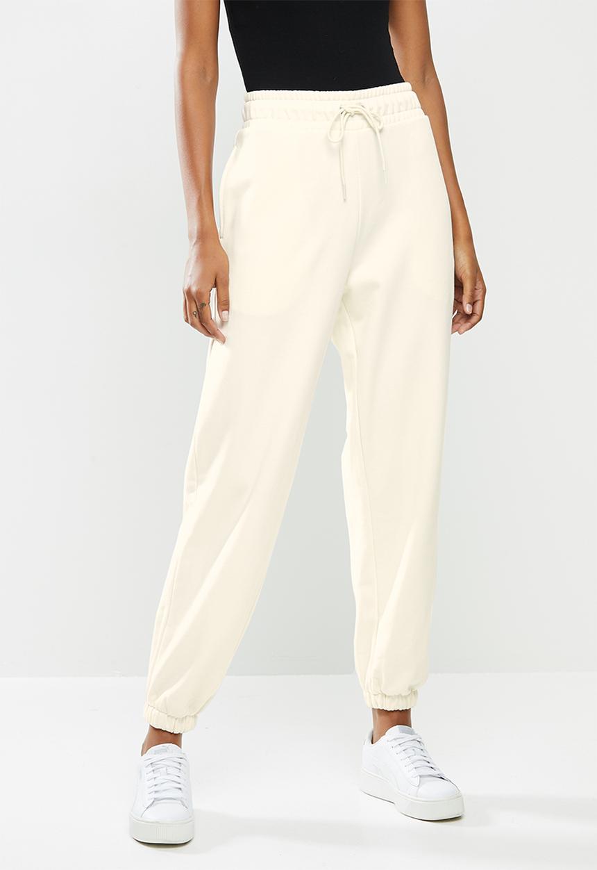 PUMA - Classic relaxed jogger - off white