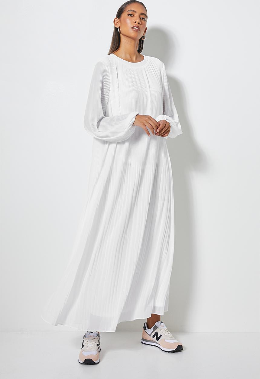 Superbalist - The ultimate pleated maxi dress - white