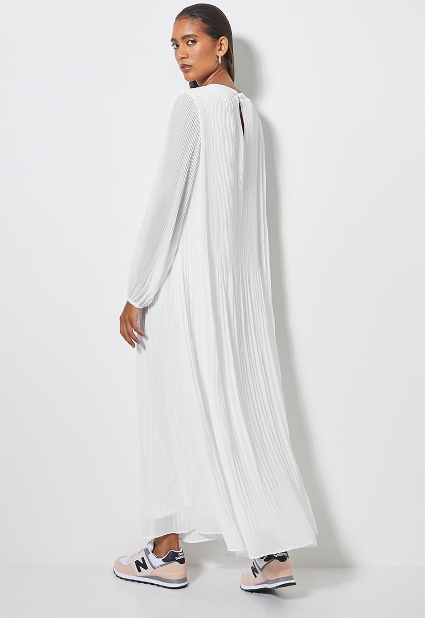 Superbalist - The ultimate pleated maxi dress - white