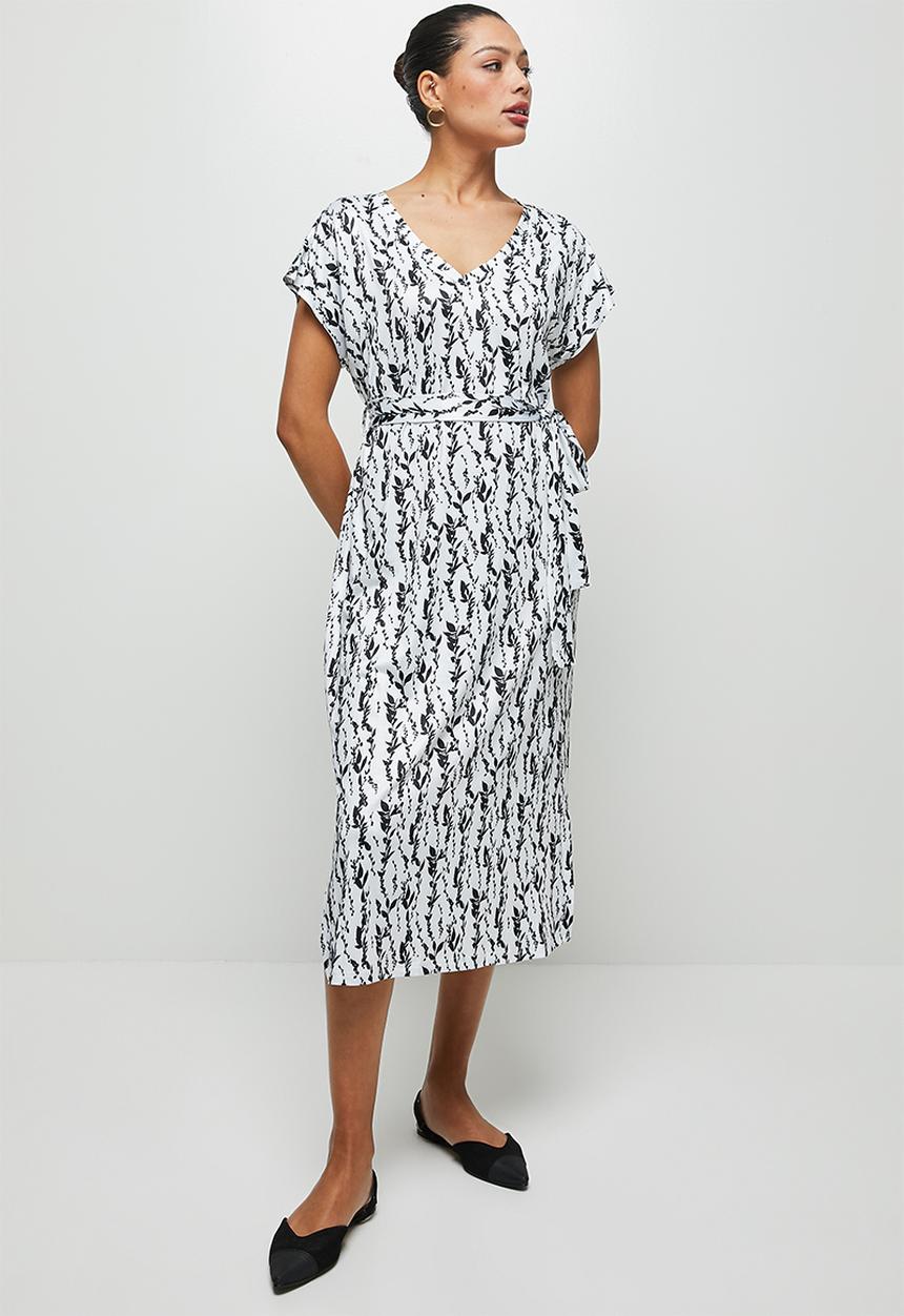 edit - V-neck Tee Dress - white 