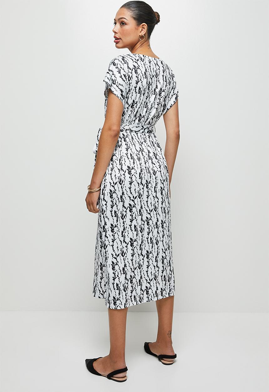 edit - V-neck Tee Dress - white 