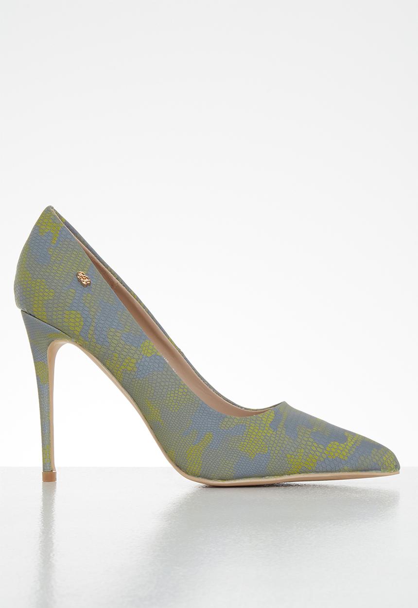 Miss Black - Camo court - yellow