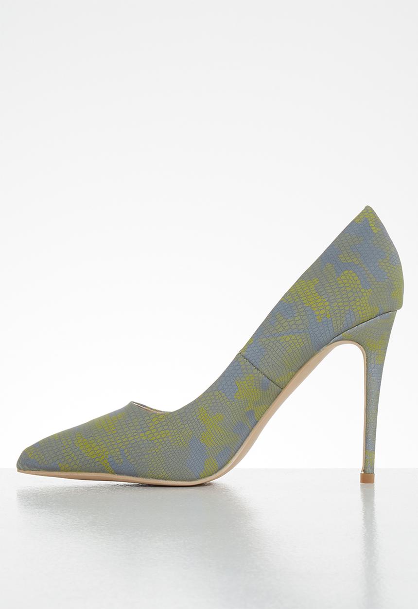 Miss Black - Camo court - yellow