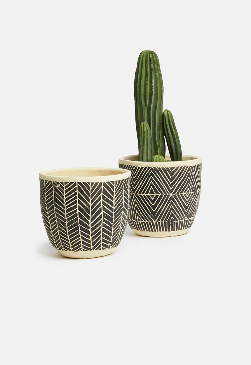 H&S - Succulent planter - black & neutral