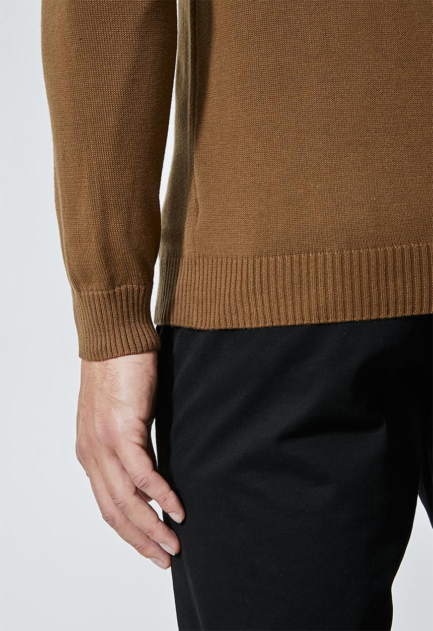 Superbalist - Slim fit high neck knit jersey - brown
