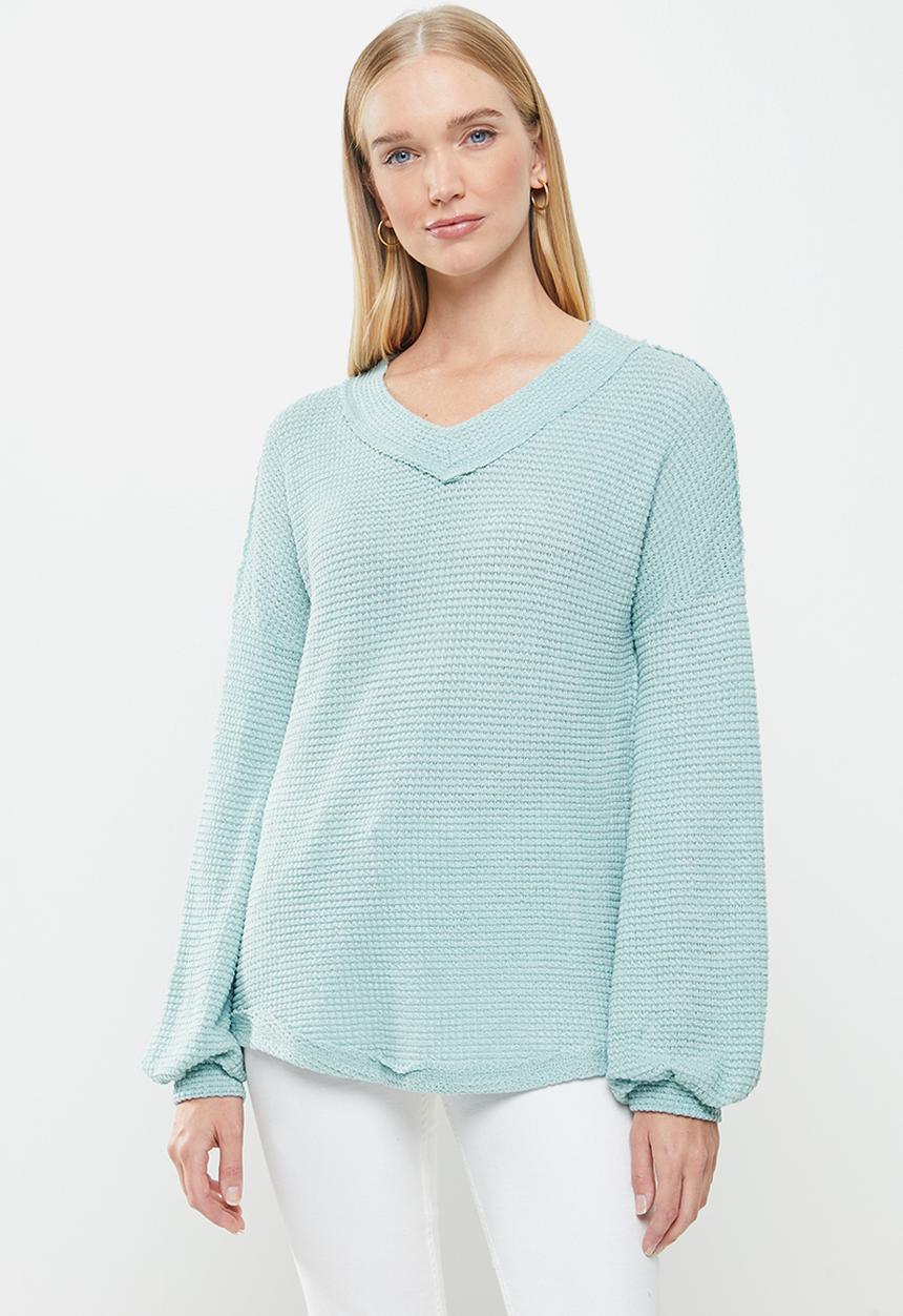 STYLE REPUBLIC - V-neck long sleeve top - sage