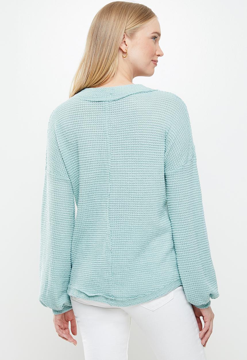 STYLE REPUBLIC - V-neck long sleeve top - sage