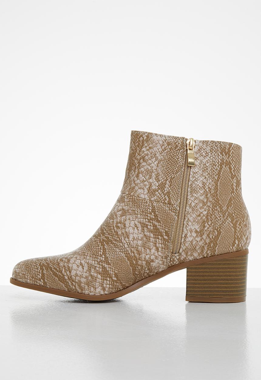 edit - Josie ankle boot - brown 
