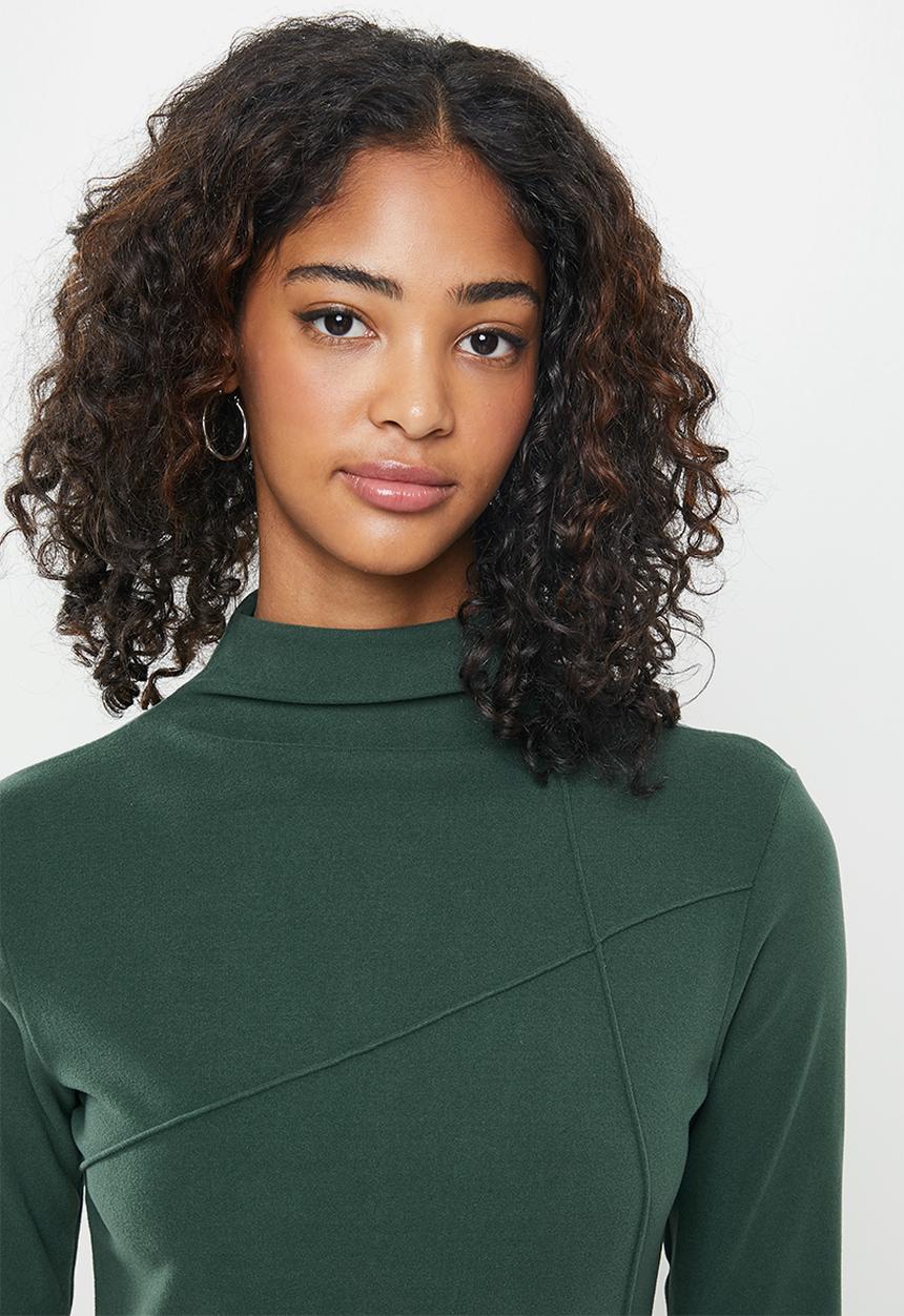 STYLE REPUBLIC - Mock neck long sleeve knit top - green