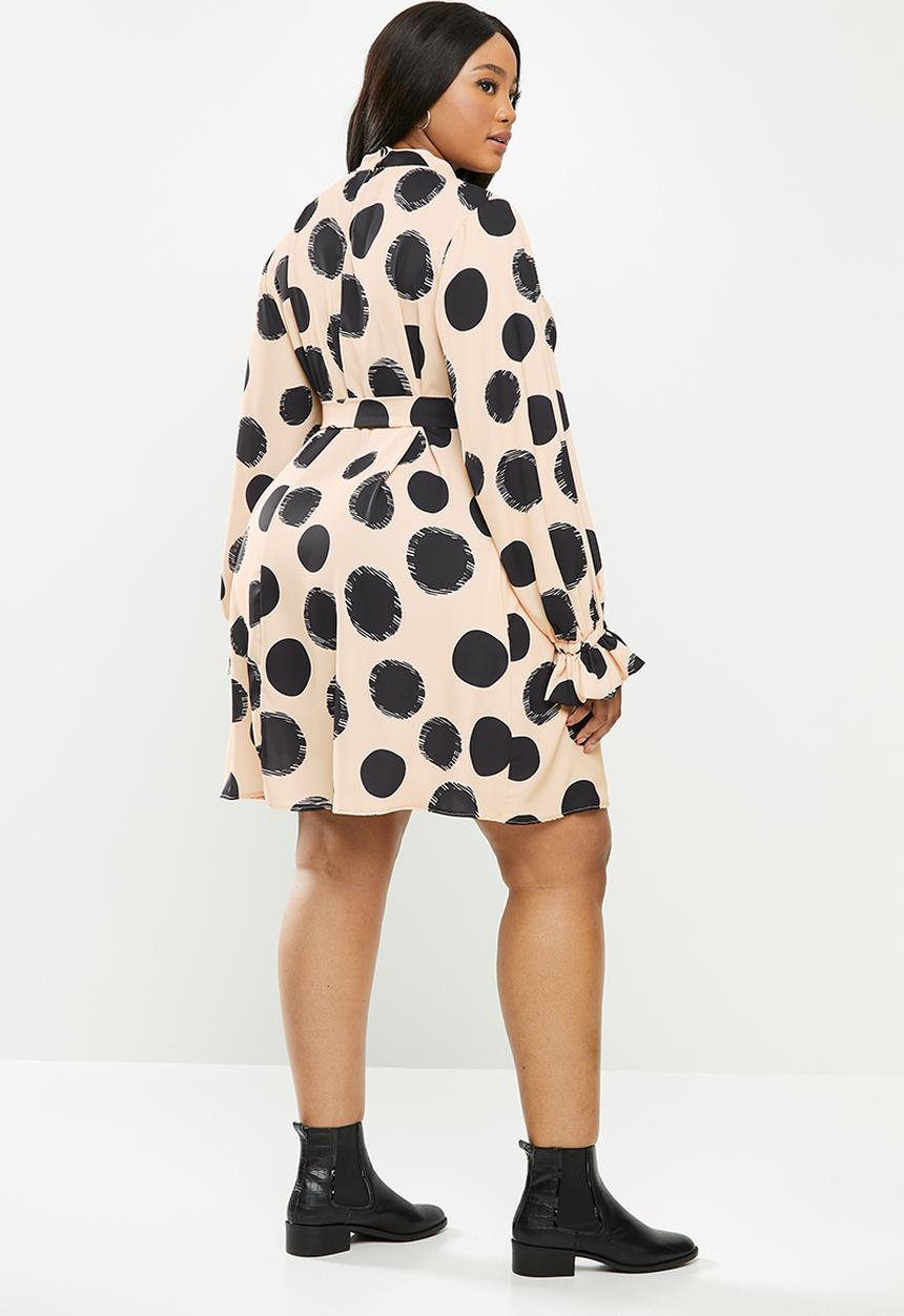 Me&B - Plus pleated neck swing dress - beige & black