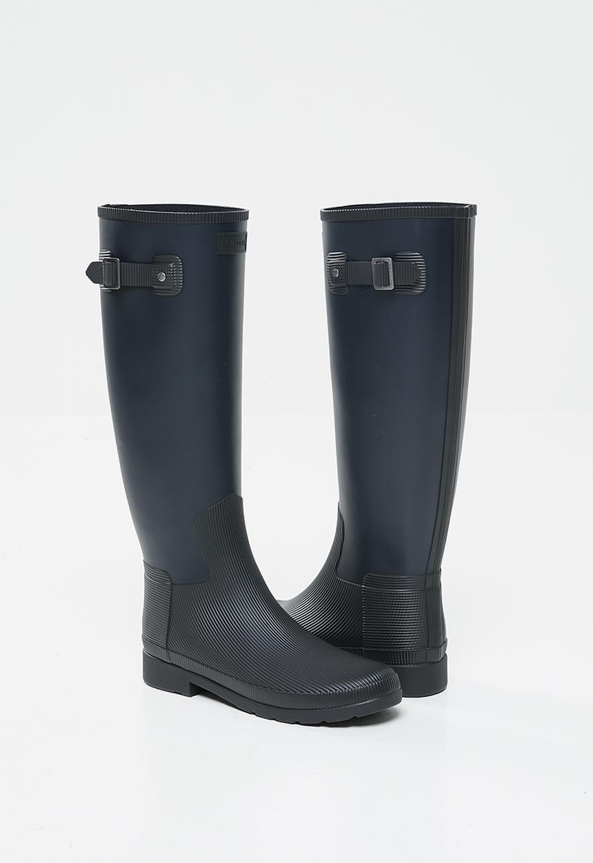 Hunter - Refined texture block boot tall - black & navy