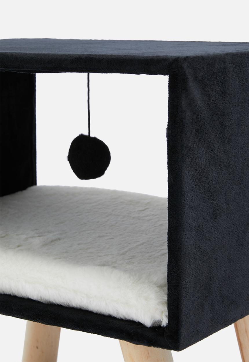 Sixth Floor - Astro cat lounge - black & white