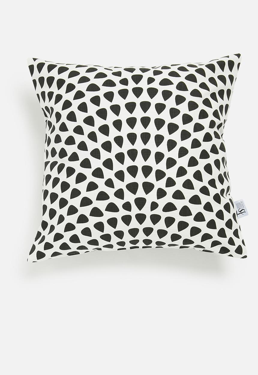 Sixth Floor - Raindrop outdoor cushion cover - black & white 