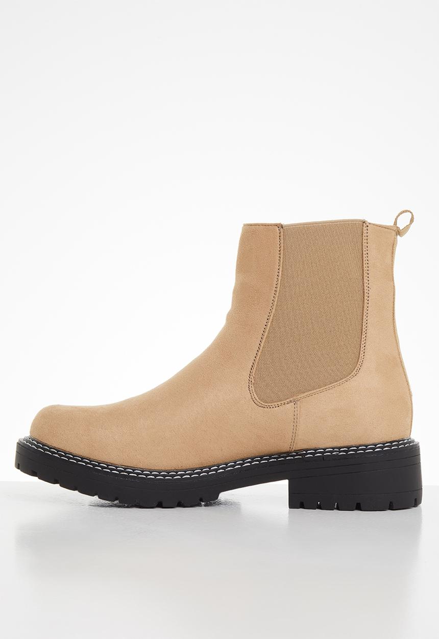 Footwork - Trinity chelsea - camel