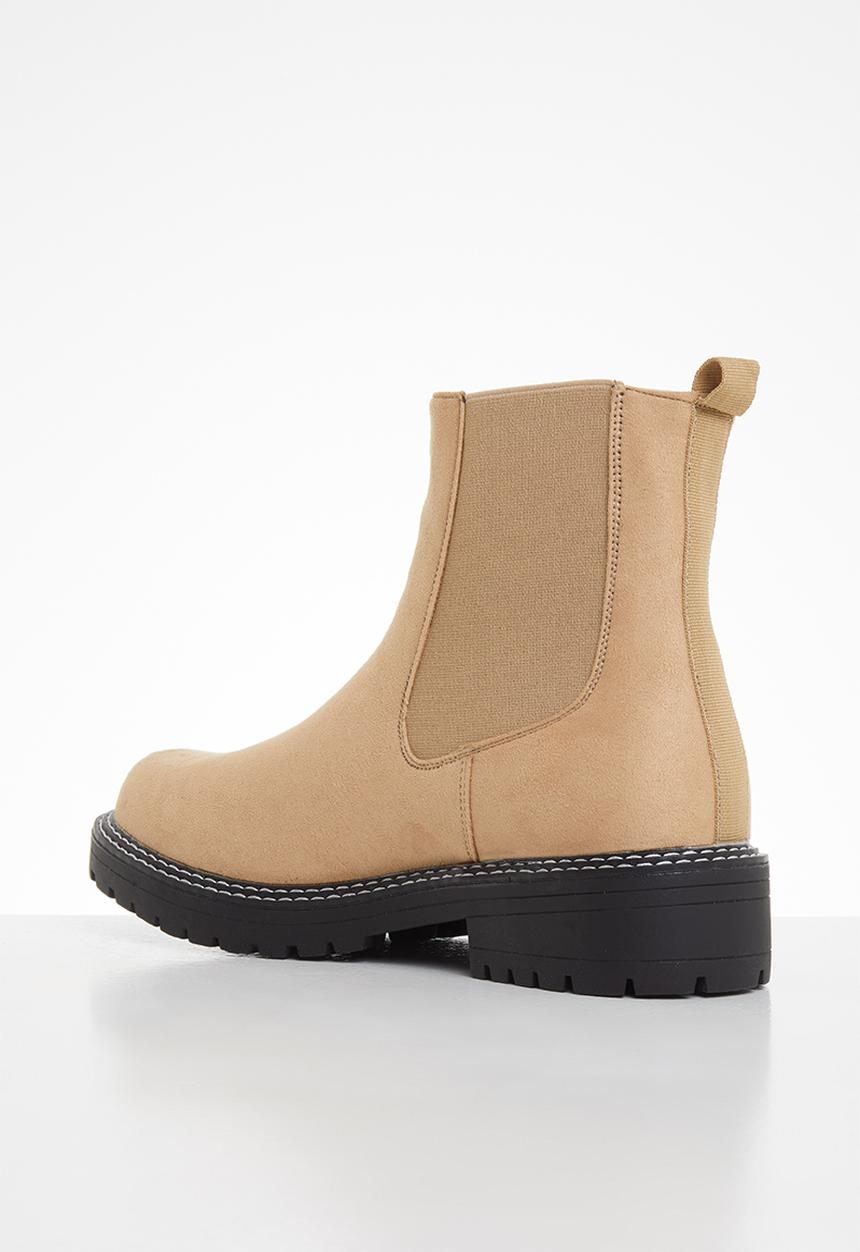 Footwork - Trinity chelsea - camel