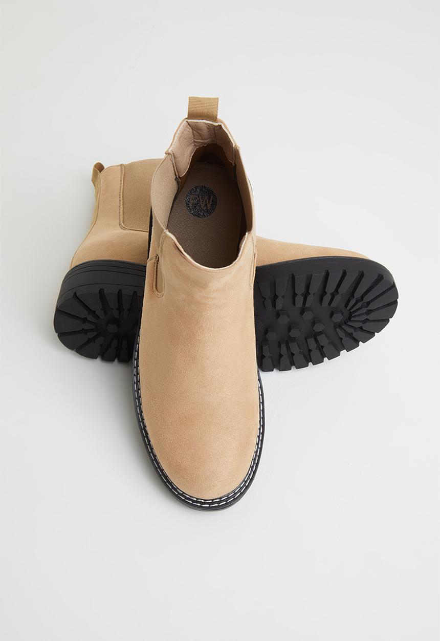 Footwork - Trinity chelsea - camel
