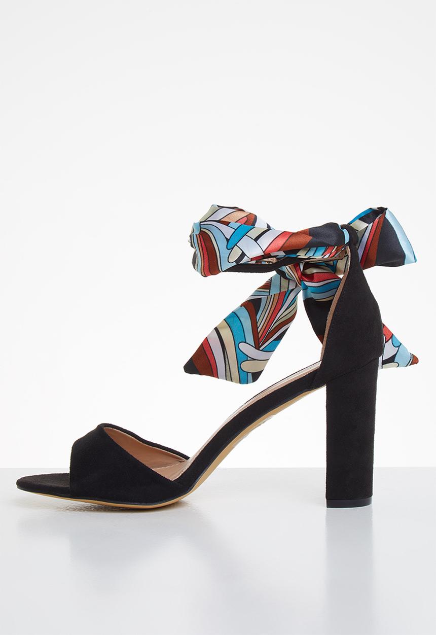 Plum - January heel - black