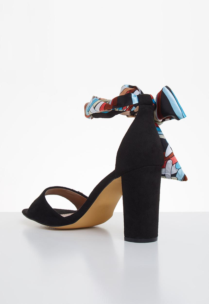 Plum - January heel - black