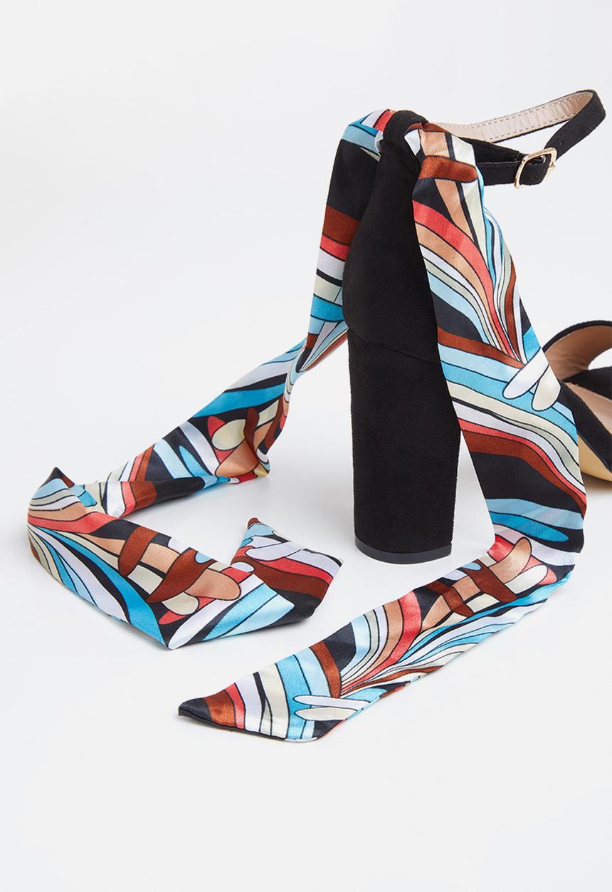 Plum - January heel - black