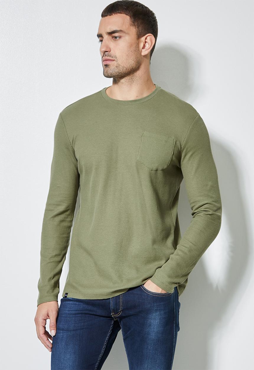 Superbalist - Dylan long sleeve textured pocket tee - fatigue green