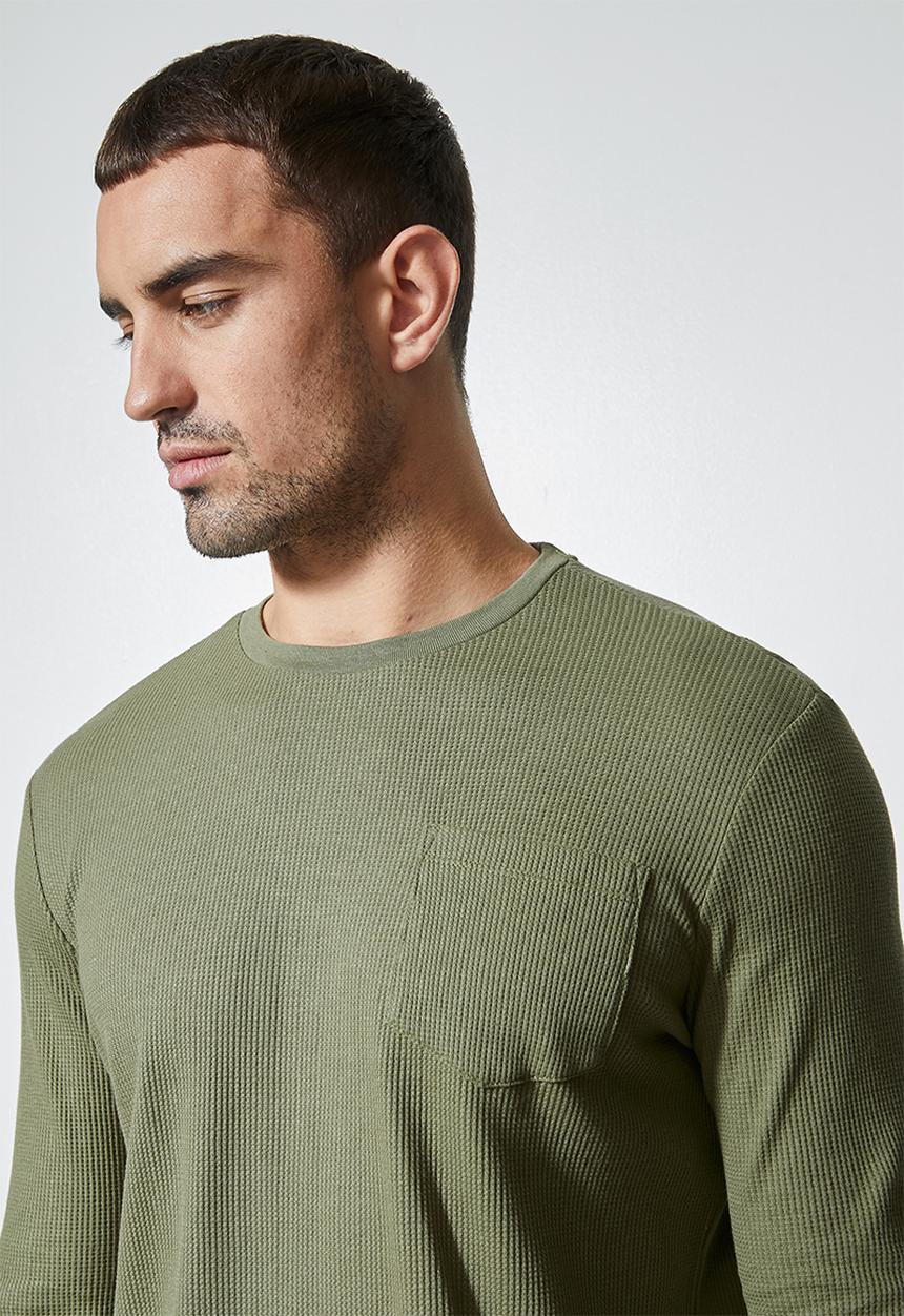 Superbalist - Dylan long sleeve textured pocket tee - fatigue green