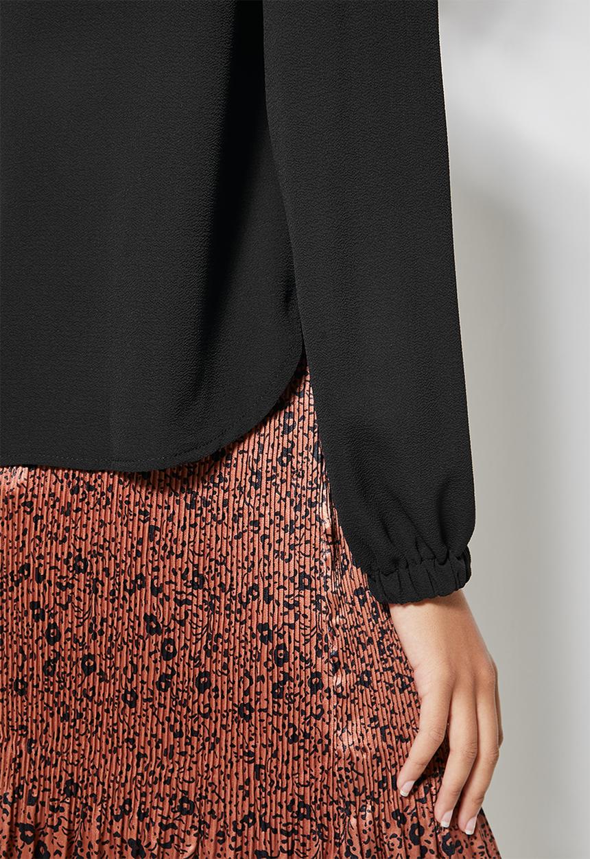 Superbalist - Funnel neck shell - black