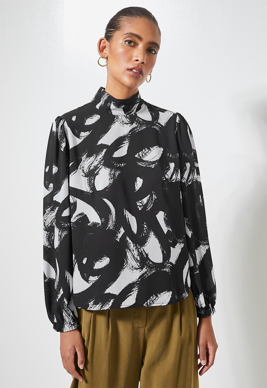 Superbalist - Funnel neck shell - 	black & white 