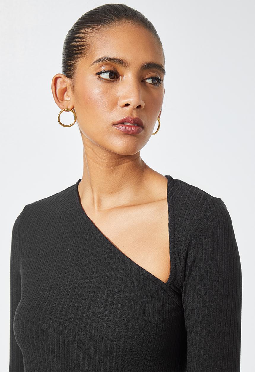 Superbalist - Rib asymmetric neckline top - black