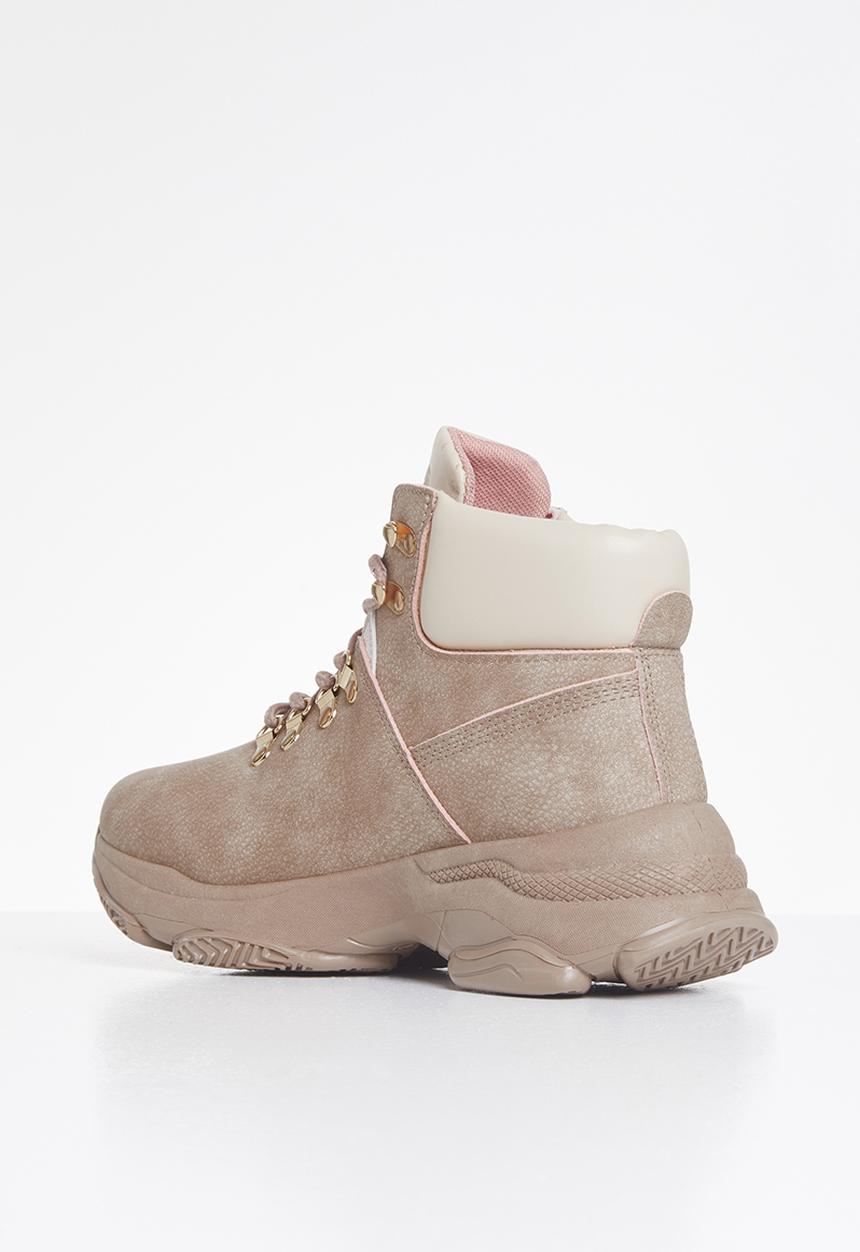 Plum - Kinsley hiking boot - pink