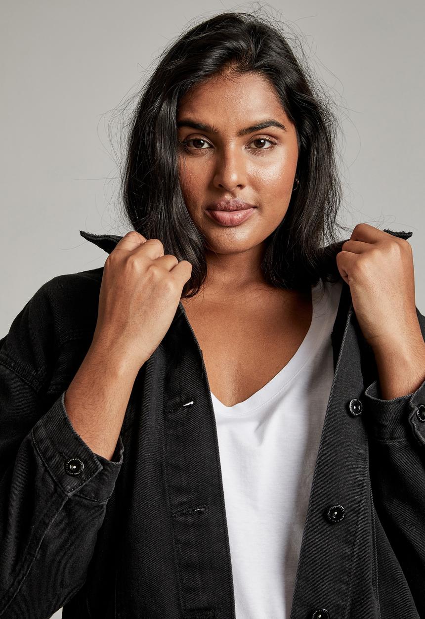 Cotton On - Curve 90s baggy denim jacket - midnight black