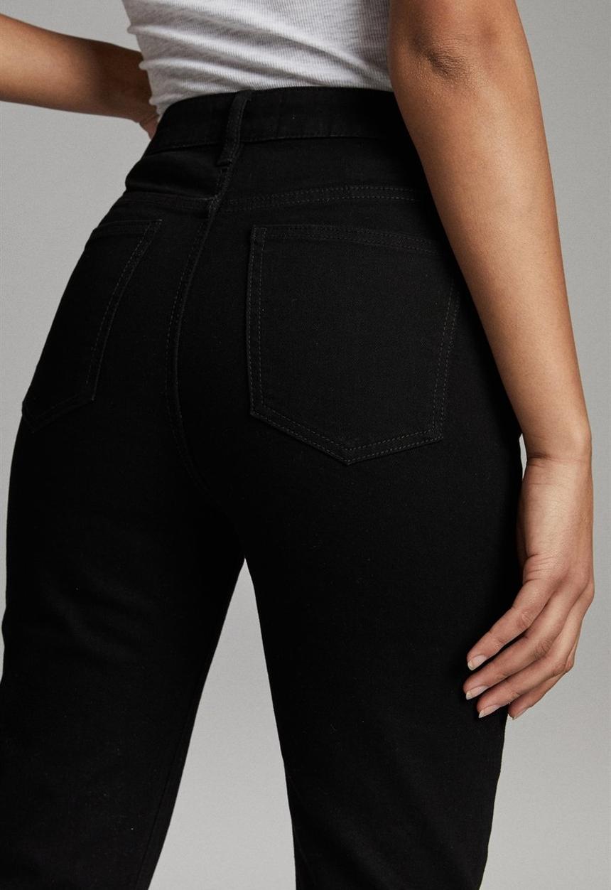 Cotton On - Stretch mom jean - black.