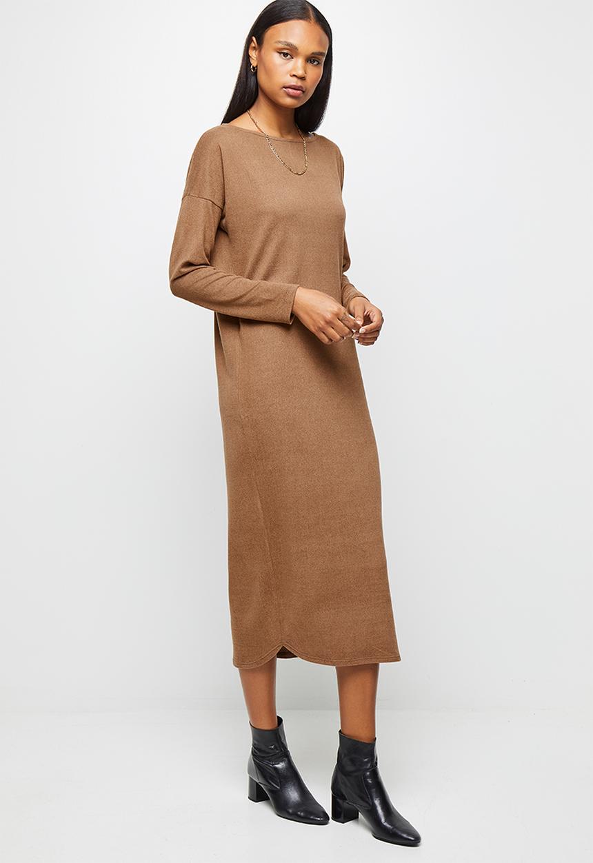 edit - Cut & sew slashneck midi - brown 