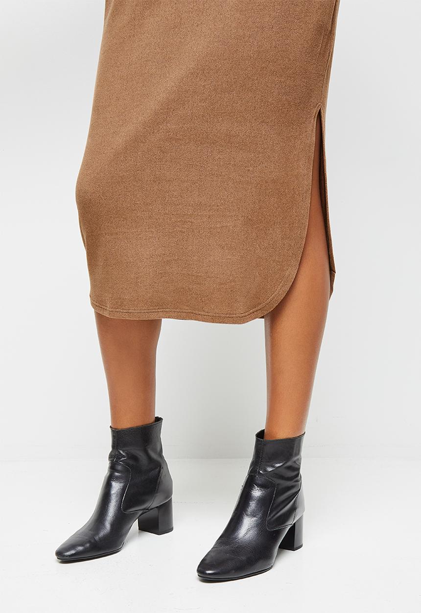 edit - Cut & sew slashneck midi - brown 